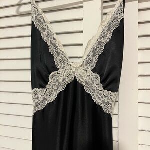 Elegant Black Lace Trim Nightgown